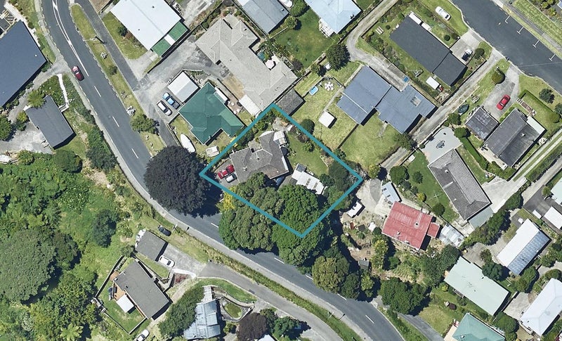 10 Courtney Road, Gate Pa, Tauranga - Carousel 1
