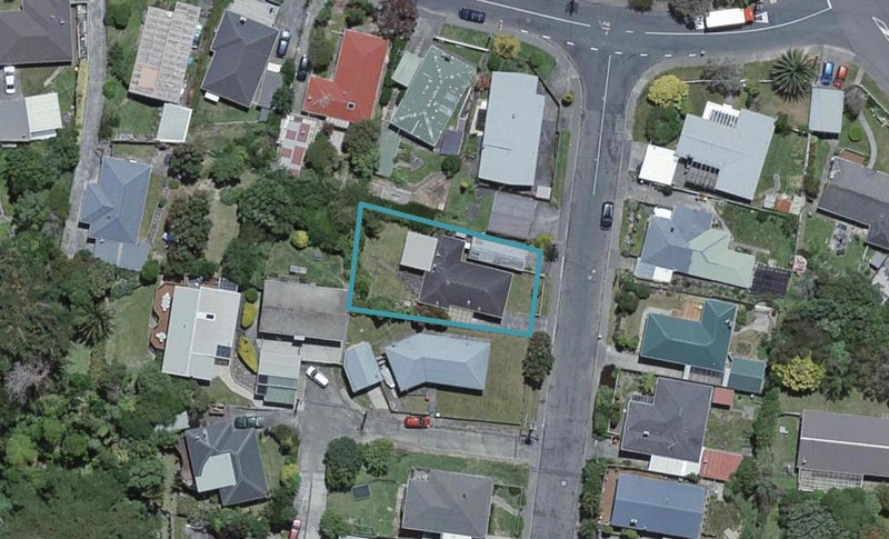 4 Catherine Crescent, Paparangi, Wellington - Carousel 1