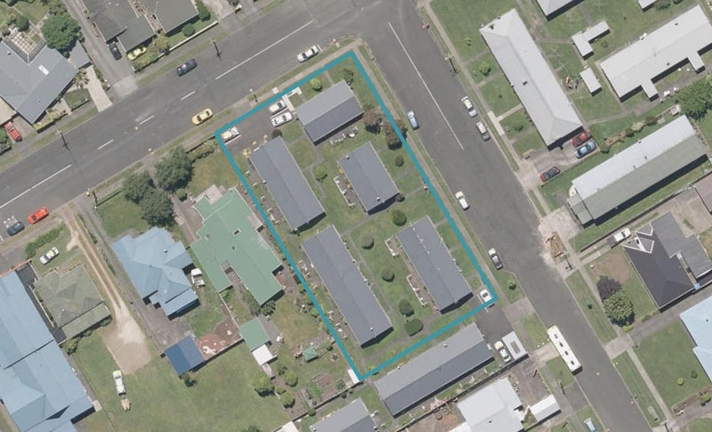 64 Nixon Street, WHANGANUI EAST, WHANGANUI - Carousel 1