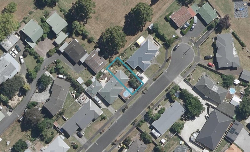 2/7 Garrick Place, Beerescourt, Hamilton - Carousel 1
