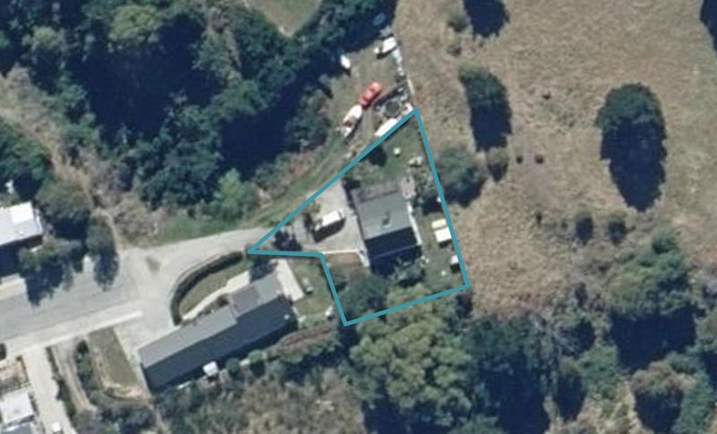 79 Oregon Drive, Kelvin Heights, Queenstown - Carousel 1