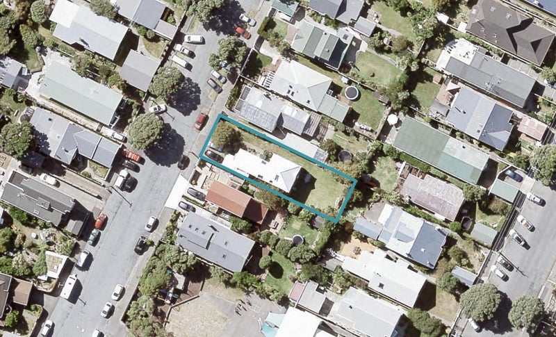 41 Tuatoru Street, Eastbourne, Lower Hutt - Carousel 1