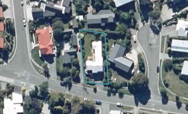 43 Cedar Drive, Kelvin Heights, Queenstown - Carousel 1