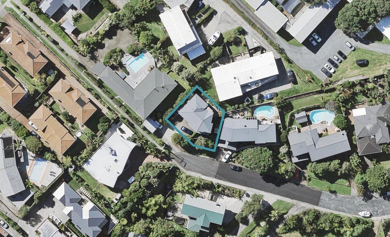 37A Peter Terrace, Castor Bay, Auckland - Carousel 1