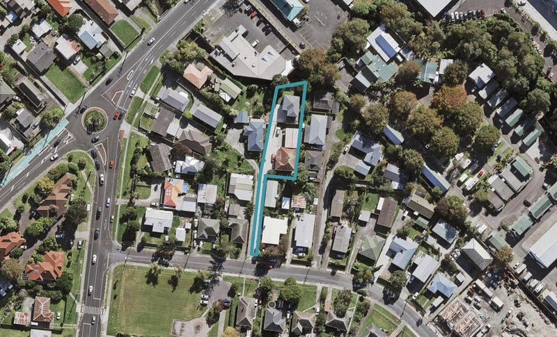 1/12 Tonar Street, Northcote, Auckland - Carousel 1