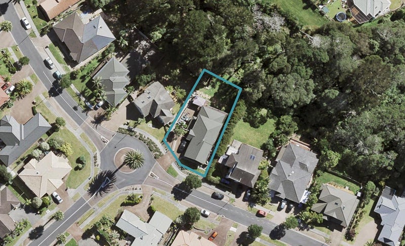 2 San Vito Place, Henderson, Auckland - Carousel 1