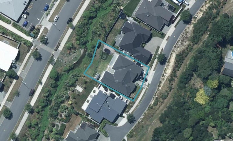 8 Optimist Way, Whitby, Porirua - Carousel 1