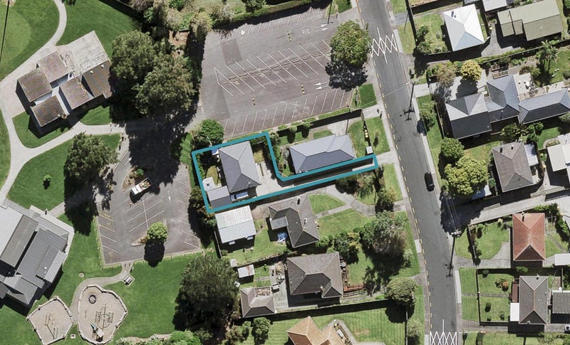 41 Neil Avenue, Te Atatu Peninsula, Auckland - Carousel 1