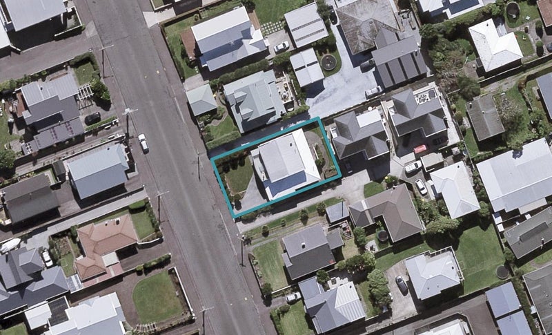 15 Beach Street, Fitzroy, New Plymouth - Carousel 1