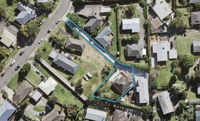 11 Ludlow Terrace, Totara Vale, Auckland - Carousel 1