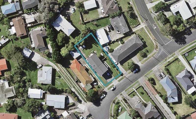 33 Aurea Avenue, Pakuranga, Auckland - Carousel 1