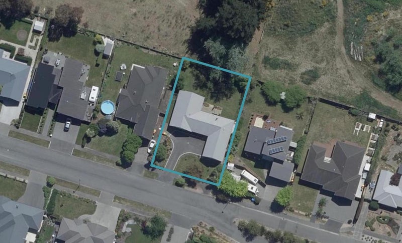 33 Hemingway Place, Spencerville, Christchurch - Carousel 1