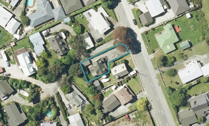 6 Beach Road, Waikawa, Picton - Carousel 1
