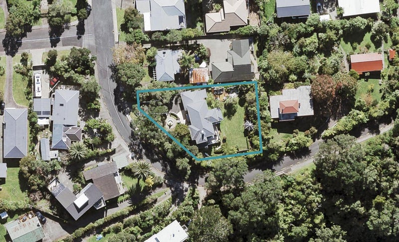 26 Cleve Road, Green Bay, Auckland - Carousel 1