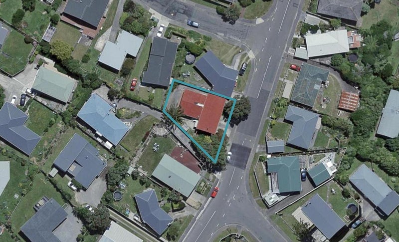 12 Quigley Street, Newlands, Wellington - Carousel 1