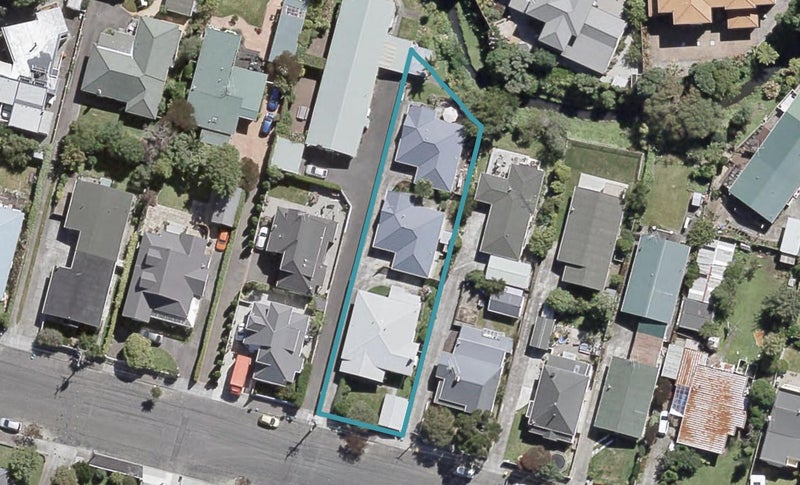 3/26 Whites Line West, Woburn, Lower Hutt - Carousel 1