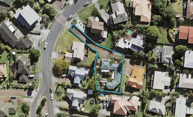 16 Tenbless Court, Unsworth Heights, Auckland - Carousel 1