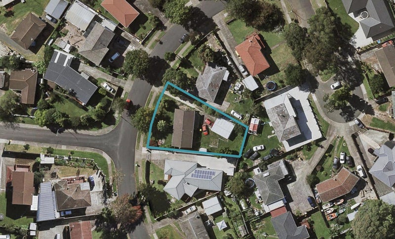63 Sikkim Crescent, Clover Park, Auckland - Carousel 1