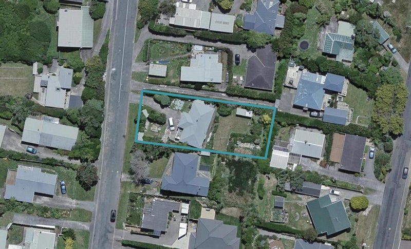 16 Chapman Street, Newlands, Wellington - Carousel 1