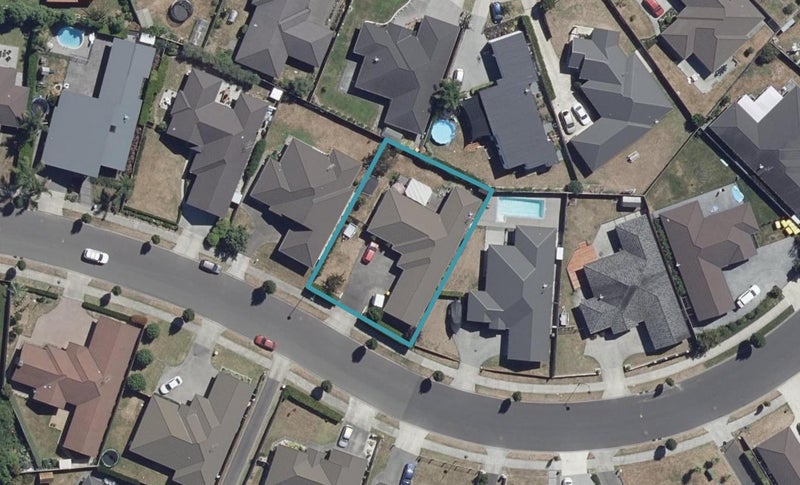 113 St James Drive, Huntington, Hamilton - Carousel 1