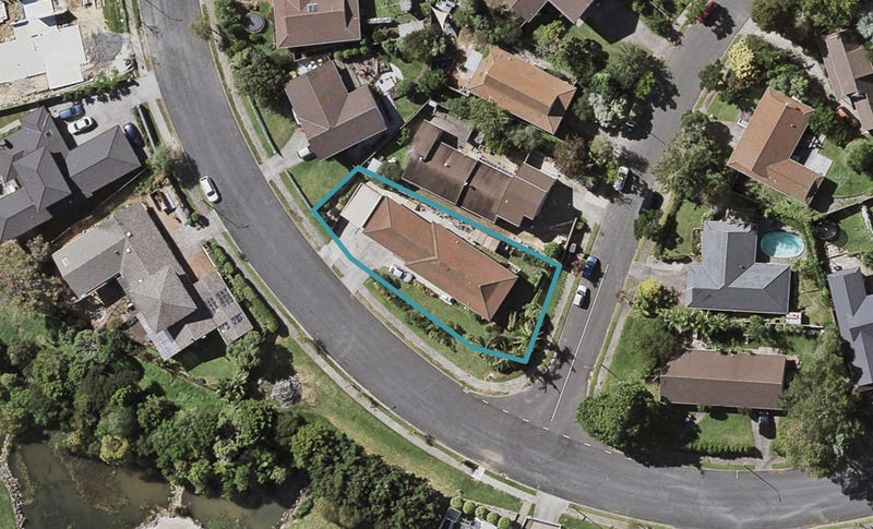 16 Greenbank Drive, Saint Johns, Auckland - Carousel 1