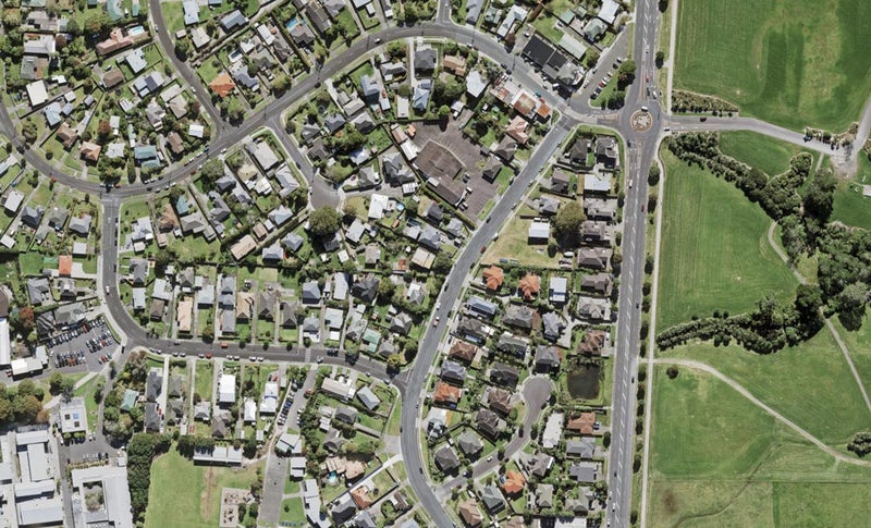 8/442 Old Te Atatu Road, Te Atatu Peninsula, Auckland - Carousel 1