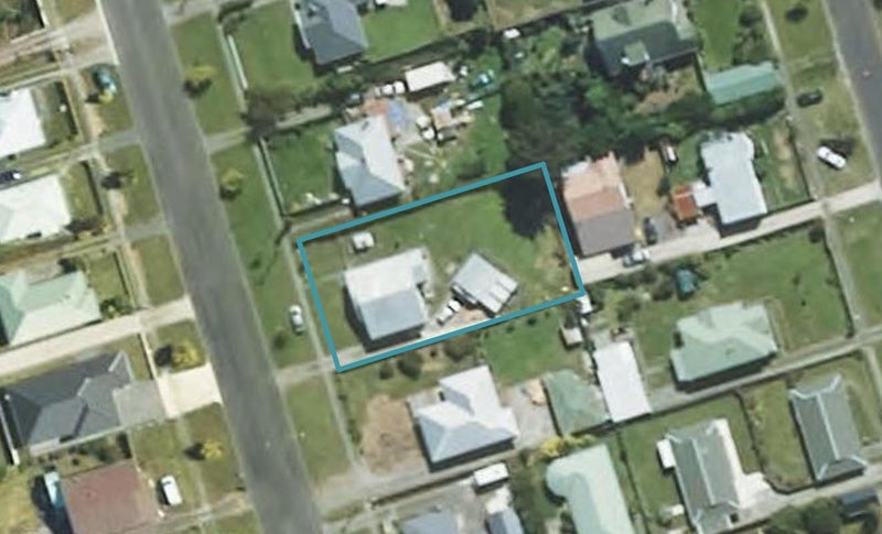36 Hamlet Street, Stratford - Carousel 1