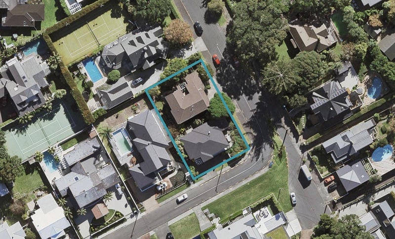 2/17 Bridge View Road, Birkenhead, Auckland - Carousel 1