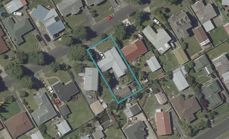 16 Raglan Avenue, Cloverlea, Palmerston North - Carousel 1