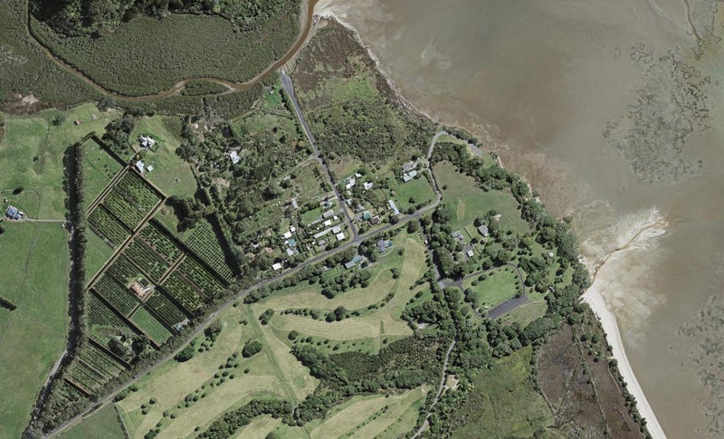 4 Featon Avenue, Waiuku - Carousel 1