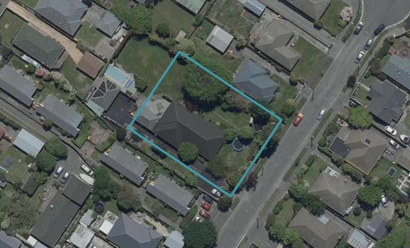 33 Torquay Place, Bryndwr, Christchurch - Carousel 1