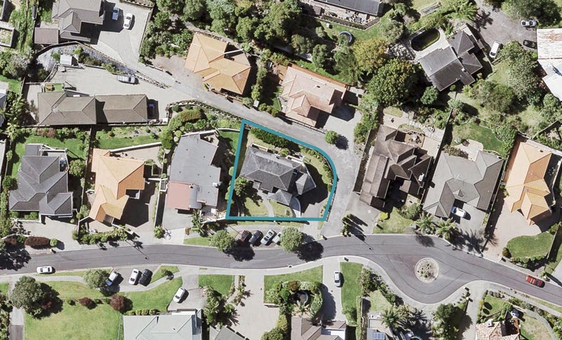 10 St Clair Place, Browns Bay, Auckland - Carousel 1