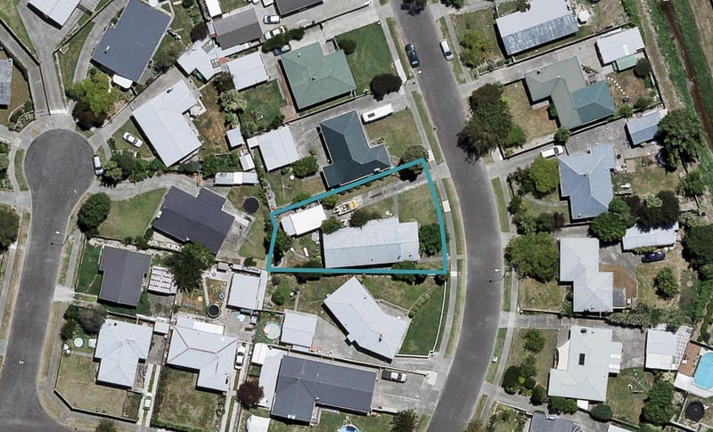 16 Henley Crescent, Pirimai, Napier - Carousel 1