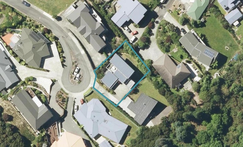 11 Moana Heights, Waikawa, Picton - Carousel 1