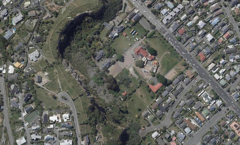 136R Main Road, Redcliffs, Christchurch - Carousel 1