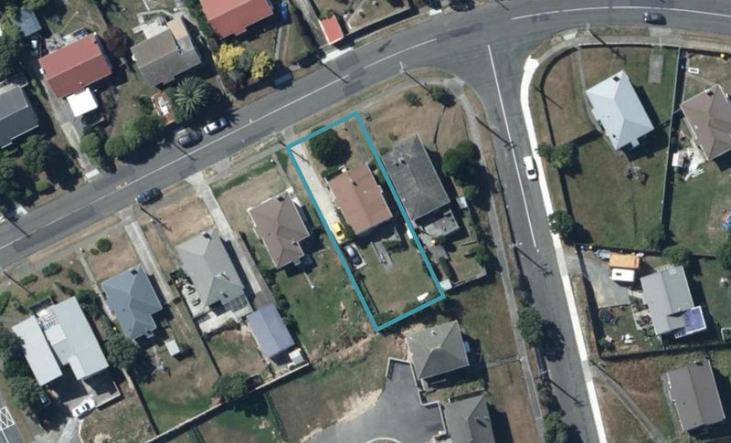 17 Te Puke Street, Titahi Bay, Porirua - Carousel 1