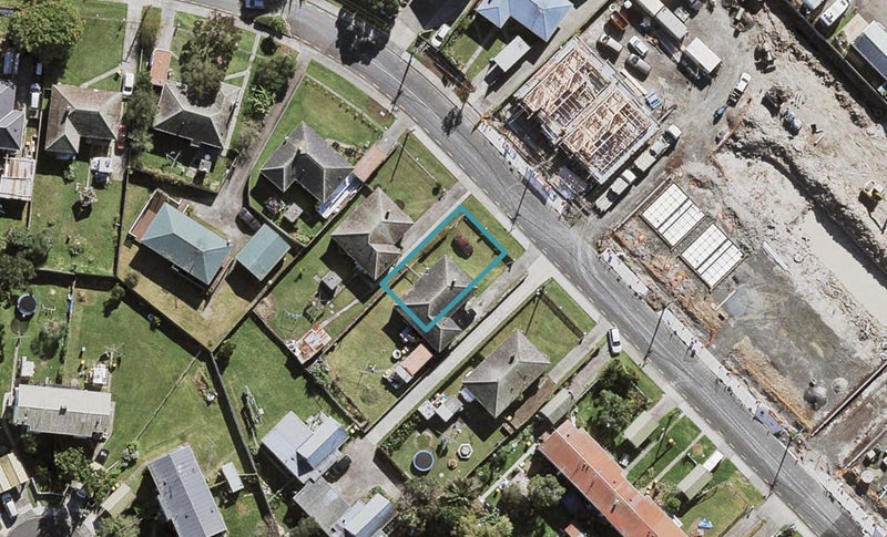 19 Tonar Street, Northcote, Auckland - Carousel 1
