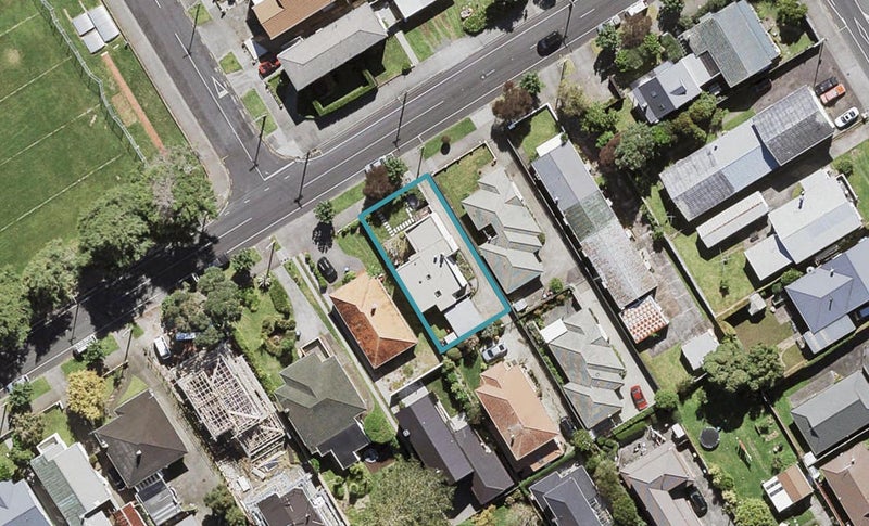 1/14 Walker Road, Point Chevalier, Auckland - Carousel 1