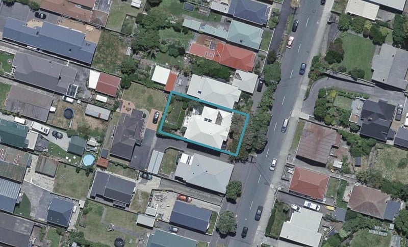 182 Clyde Street, Island Bay, Wellington - Carousel 1