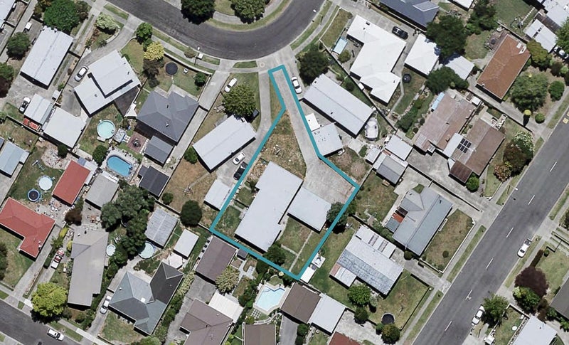13 Liverpool Crescent, Tamatea, Napier - Carousel 1