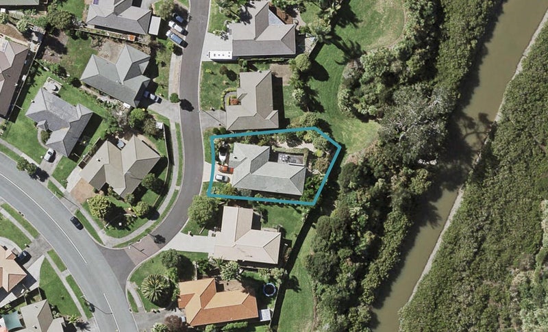 5 Corfield Way, Burswood, Auckland - Carousel 1