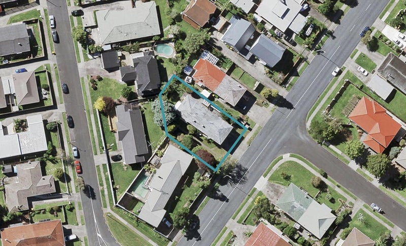 2/60 Stanniland Street, Sunnyhills, Auckland - Carousel 1