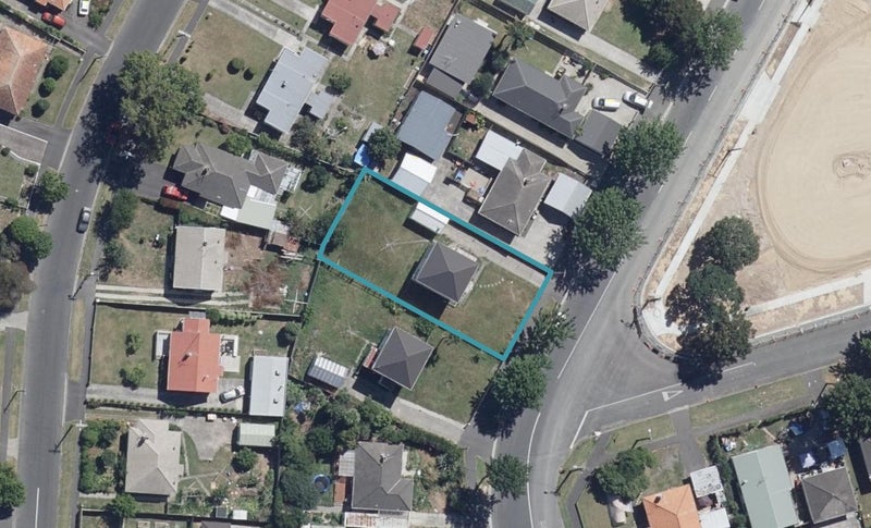 15 Old Farm Road, Hamilton East, Hamilton - Carousel 1