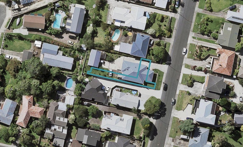 2/11 Lewis Road, Pakuranga, Auckland - Carousel 1