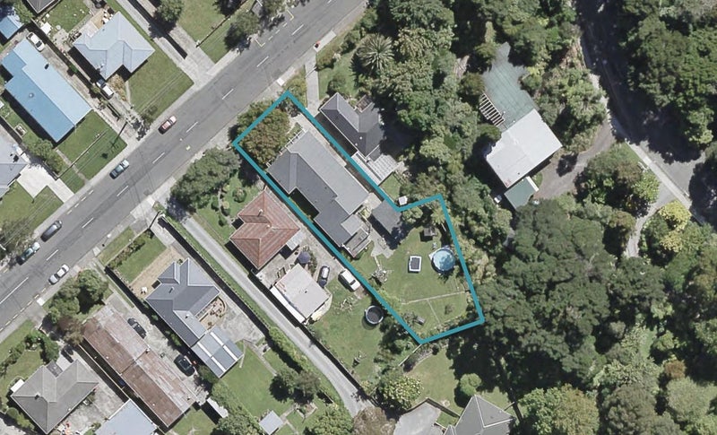 3 Pinehaven Road, Pinehaven, Upper Hutt - Carousel 1