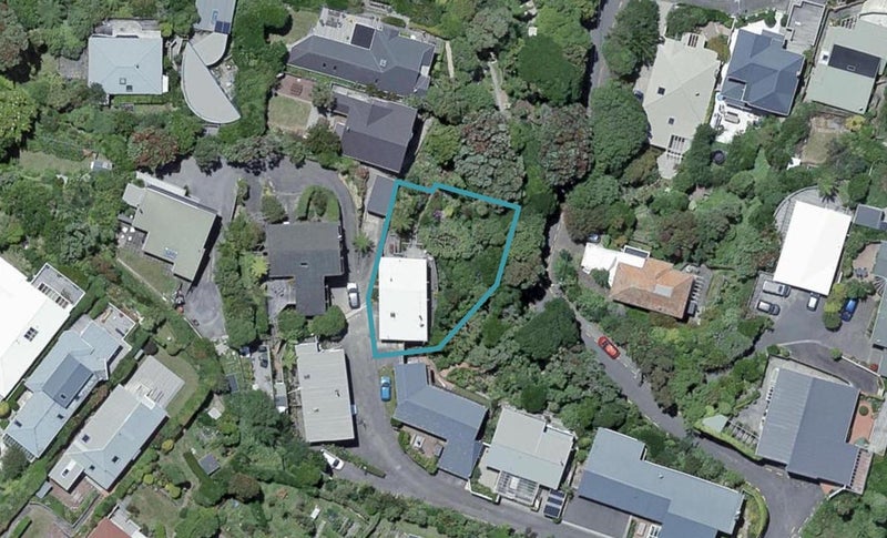 8 Cluny Avenue, Kelburn, Wellington - Carousel 1