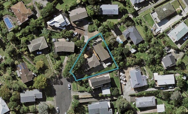 2/33 Kerria Place, Sunnynook, Auckland - Carousel 1