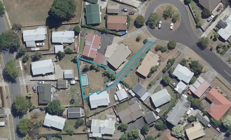 7 Emma Place, Pukete, Hamilton - Carousel 1