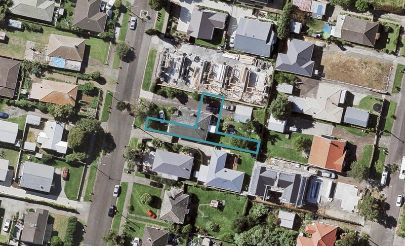 14C Ropata Avenue, Point England, Auckland - Carousel 1