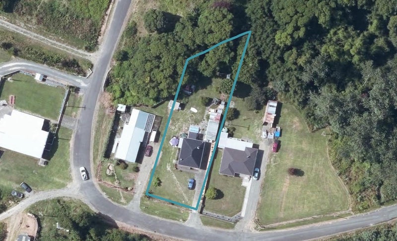 8 Opoutama Village Road, MAHIA, NUHAKA - Carousel 1